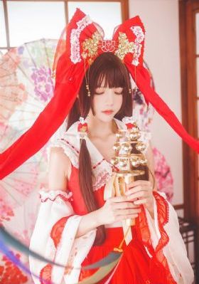 《向魔王伊布罗贾献身吧》